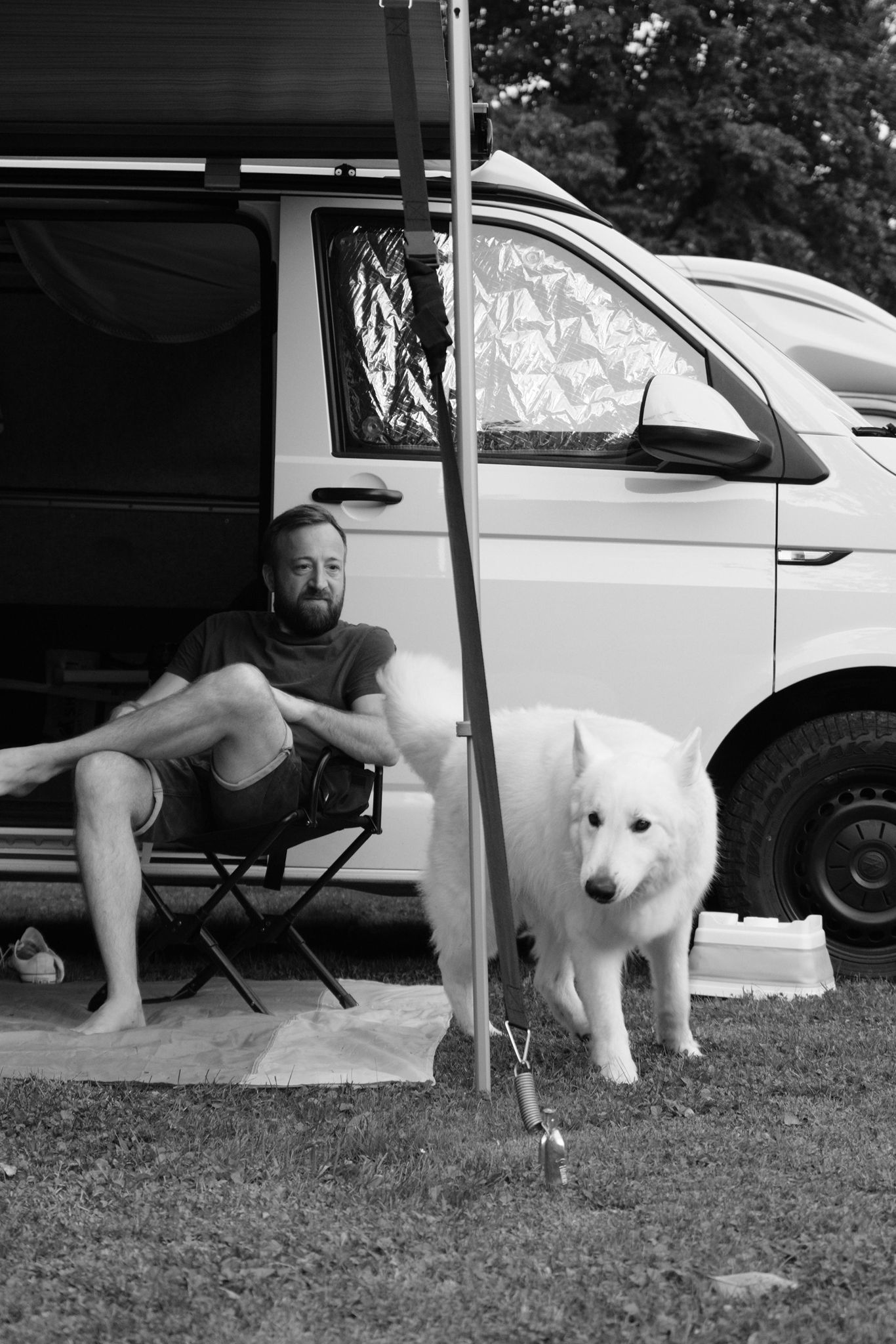 Founder von Camper-Share vor seinem Camper